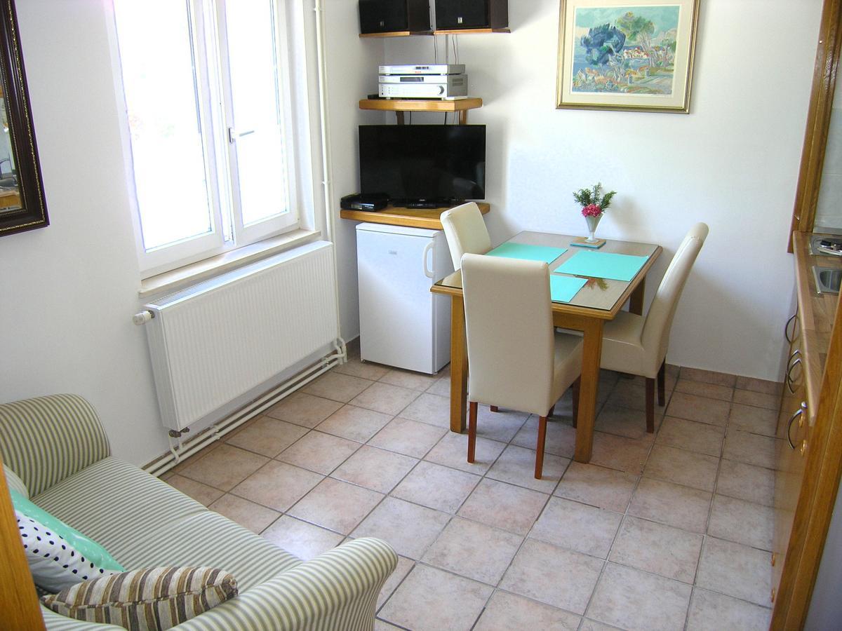 Apartments Oribella Krk Town Luaran gambar