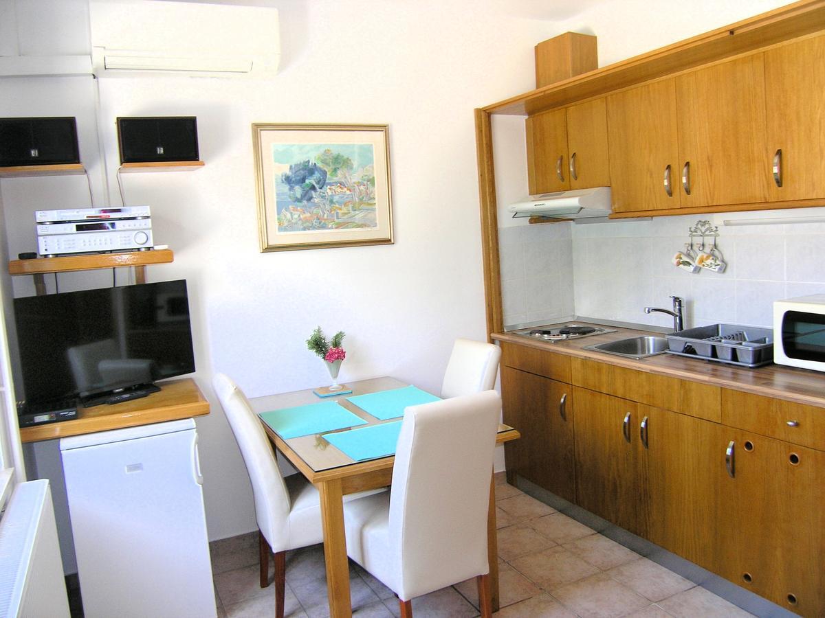 Apartments Oribella Krk Town Luaran gambar