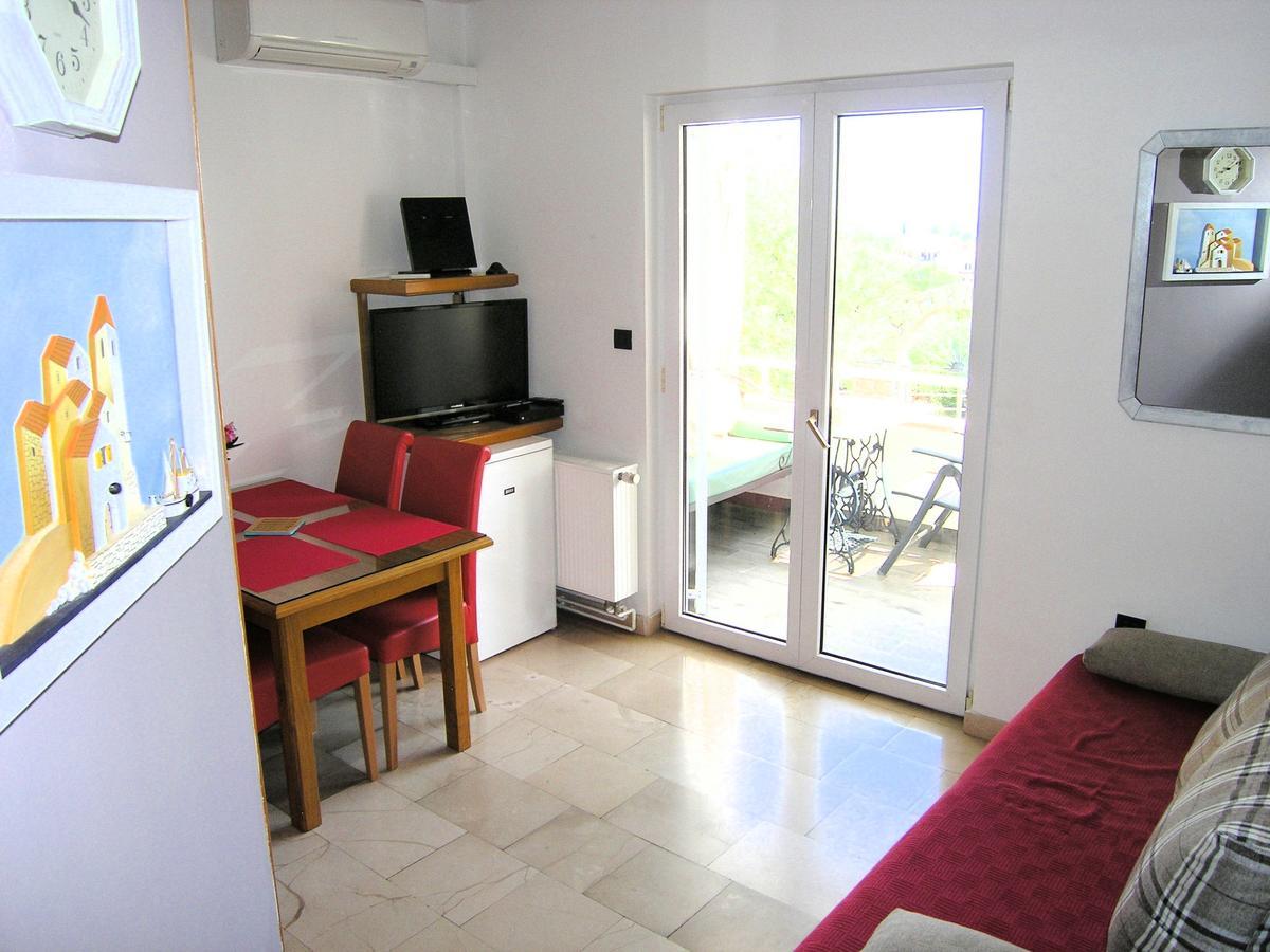 Apartments Oribella Krk Town Luaran gambar
