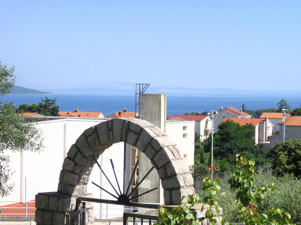 Apartments Oribella Krk Town Luaran gambar