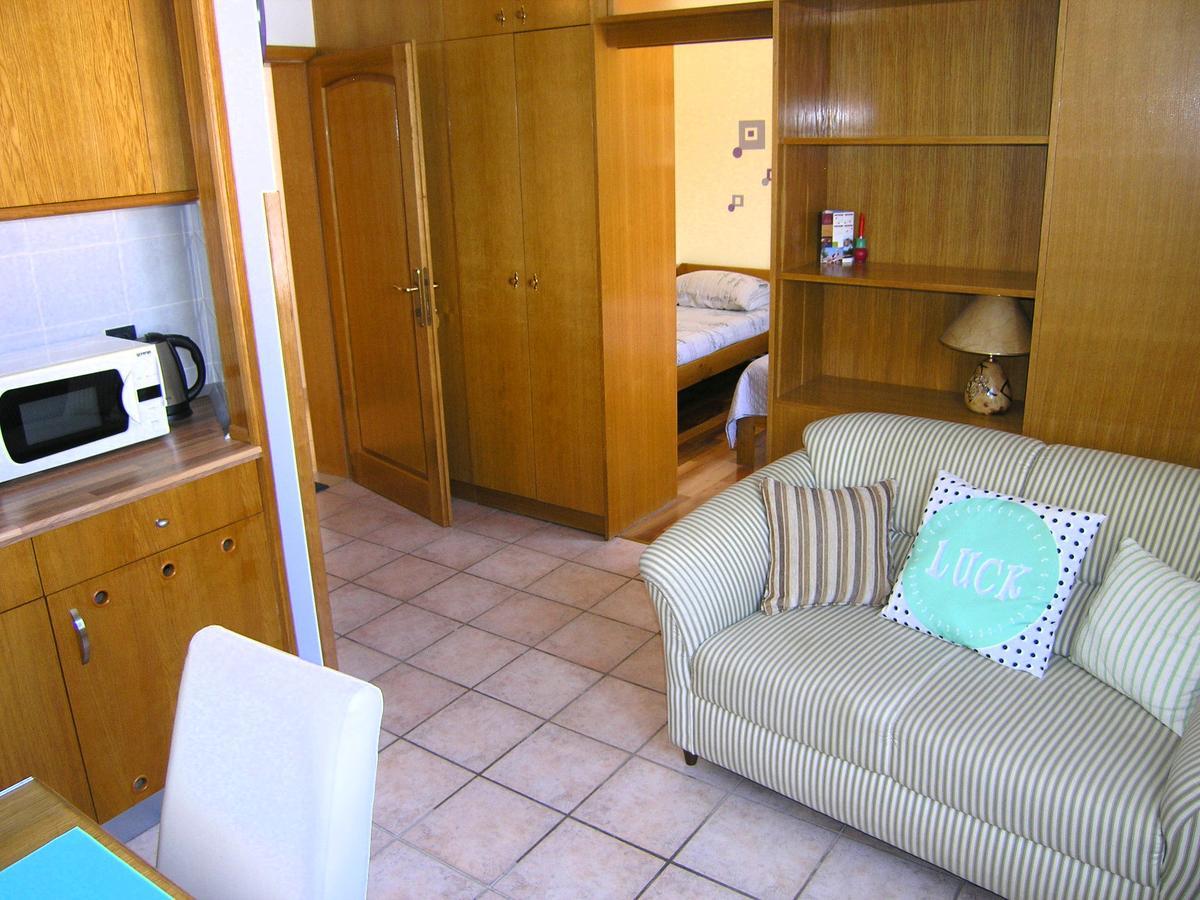 Apartments Oribella Krk Town Luaran gambar