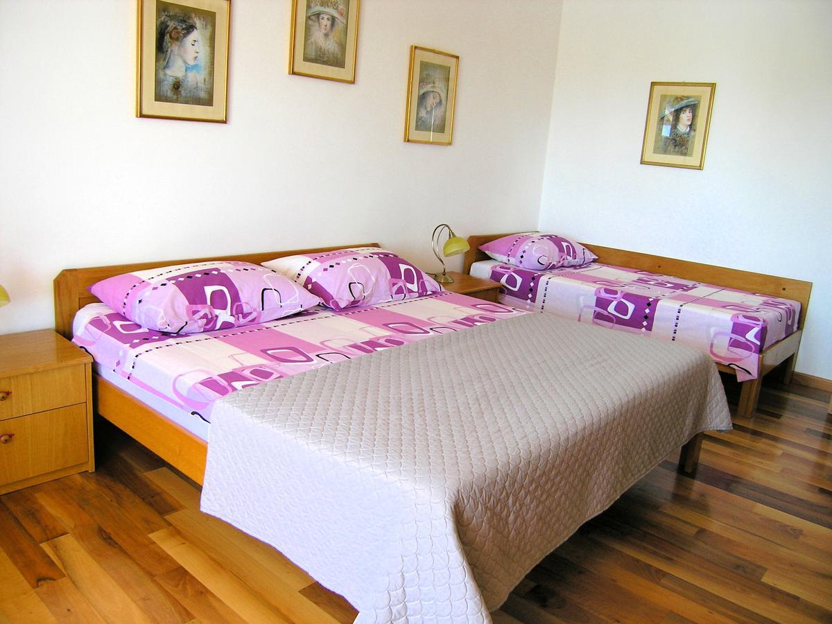 Apartments Oribella Krk Town Luaran gambar